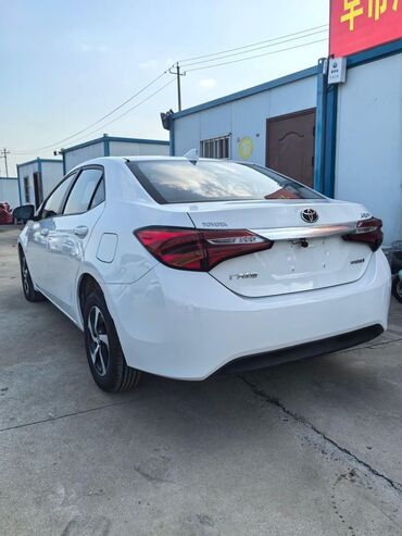 Toyota: Toyota Corolla: 2018 г., 1.8 л, Робот, Гибрид, Седан