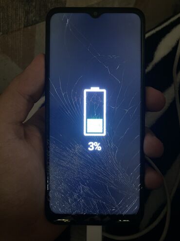Digər mobil telefonlar: Salam tekce ekrani catdi qoz kimi iwleyir kamerasi flnn ela cekir