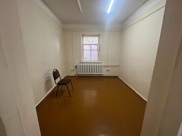 комнат: 150 м², 8 комнат