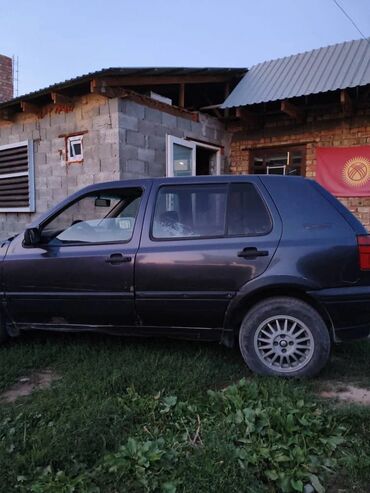 ящик для автомобиля: Volkswagen Golf: 1993 г., 1.6 л, Механика, Бензин, Хетчбек