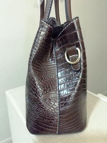 ljubicaste stvari: Nova braon kroko tašna sa priveskom. Dužina 30cm i visina 21cm. 3 — 7