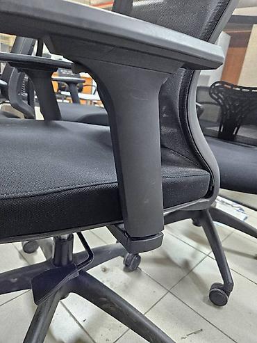 ofisde islenib: İşlənmiş, Təkərli, Qolları tənzimlənir, Vеlur parça — 5