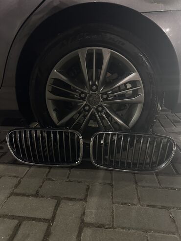 Решетки радиатора: Решетка радиатора BMW Оригинал
