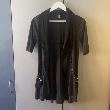 Košulje, bluze i tunike: M (EU 38), Jednobojni, bоја - Crna