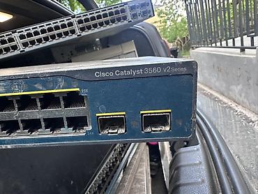 kommutator: Cisco Catalyst 3560 V2 Series şəbəkə kommutatoru - Model: Catalyst — 1