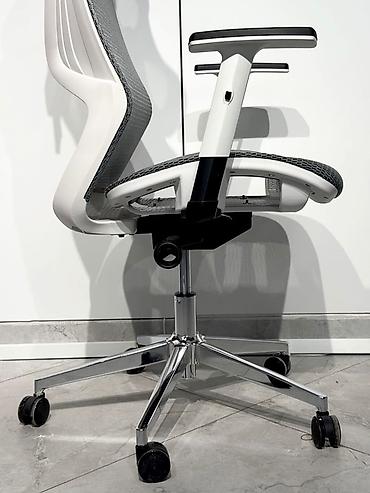 herman miller: Офисное кресло, Новый, С колесиками, цвет - Серый, Бесплатная доставка — 8