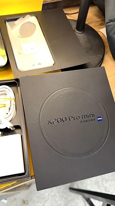 стеклы: Vivo X200 Pro mini, Б/у, 256 ГБ, 1 SIM, 2 SIM, eSIM — 2