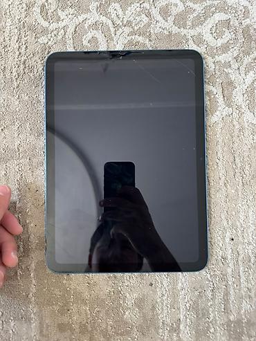 сломан экран: IPad Air (A16), модель MD4A4LL/A Цвет: синий Память: 128 ГБ — 3