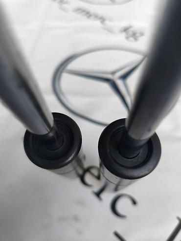 демферы: Крышка багажника Mercedes-Benz, 2002 г., Б/у, Оригинал — 1