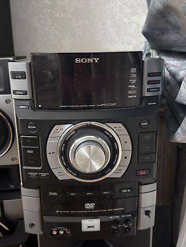 мини кинотеатр: Домашний музыкальный центр Sony с DVD Комплект: - Главный блок с — 1