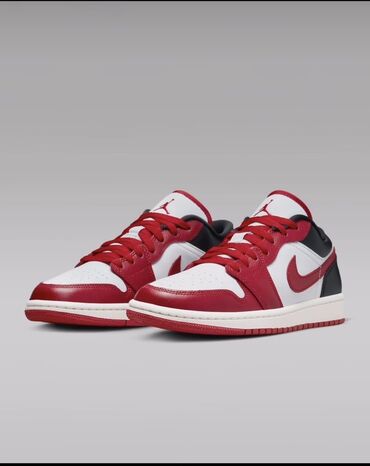 Кроссовки и спортивная обувь: Новые Кроссовки Nike Air Jordan 1 Low. Размер 38.5 (24,5 см по
