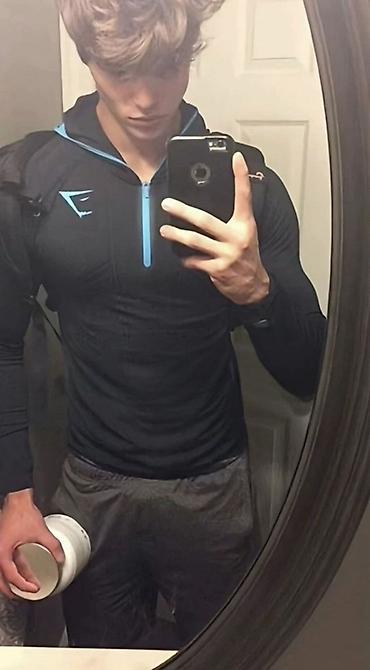 Gymshark ONYX V1 (2016) Longsleeve (размер M) - Полузип худи/лонгслив at lalafo.kg Gymshark ONYX V1 (2016) Longsleeve (размер M) - Полузип худи/лонгслив