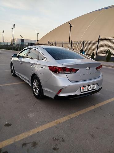 corolla 2016: Hyundai Sonata: 2018 г. — 9