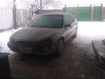 Ford: Ford Mondeo: 1.8 л, Механика, Бензин, Хэтчбэк