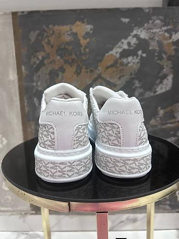 Patike: Ženske patike – dizajnerski modeli Vel. od 36 do 40 Oba modela su — 3