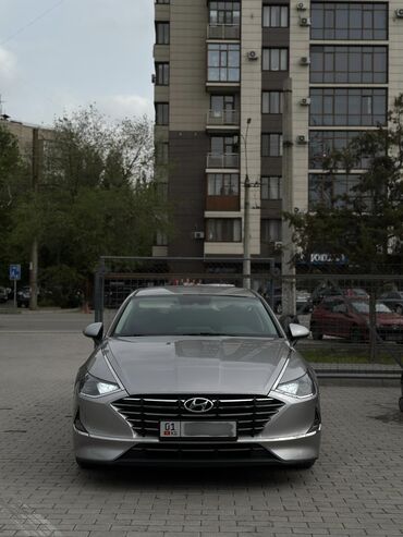 серый полушубок: Hyundai Sonata: 2019 г., 2 л, Автомат, Газ