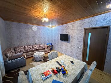 Həyət evləri və villaların satışı: Satılır: həyəti olan fərdi ev - Plan: 4 otaq — geniş qonaq otağı və — 2