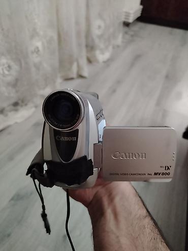minidv videokamera: Canon MV800 MiniDV video kamera (PAL) Xüsusiyyətlər: - Format: MiniDV — 1