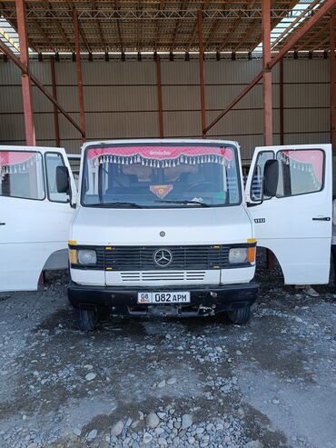 ленд ровер дефендер: Легкий грузовик, Mercedes-Benz, Стандарт, Новый