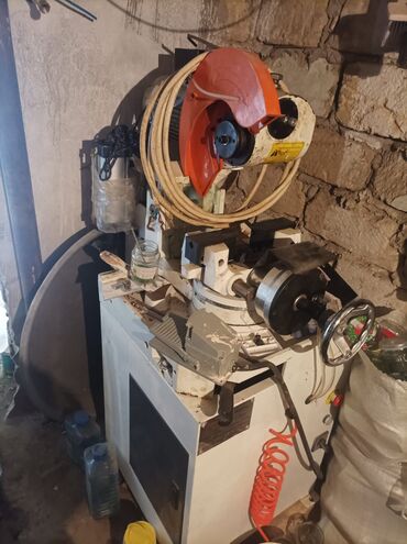 Yuxa, lavaş aparatları: Su soyutmalı demir kesen dezgah 3 faza tokla işleyir qiymet : 800 azn
