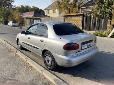 айго aygo: Toyota Avensis: 2000 г., 1.5 л, Механика, Бензин, Седан
