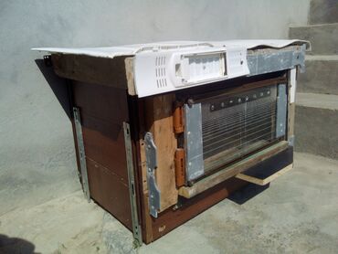 Masaüstü kompüterlər və iş stansiyaları: Taxta Ev Eni 40 Sant uzunluğun 70 Sant hündürlüyü 50 Sant üstü ağ