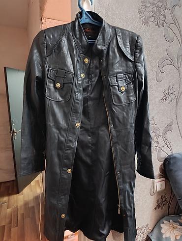 Продаю кожаный плащ за 300с дублёнку 350с,пальто 350с. все хорошем