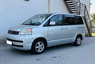 Voyah: Toyota Voxy: 2004 г., 2 л, Автомат, Бензин, Минивэн — 2