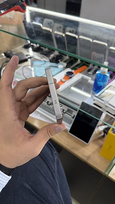 samsung galaxy tab a8: Samsung Galaxy S25 Ultra, Б/у, 256 ГБ, цвет - Серебристый, 1 SIM, eSIM — 3