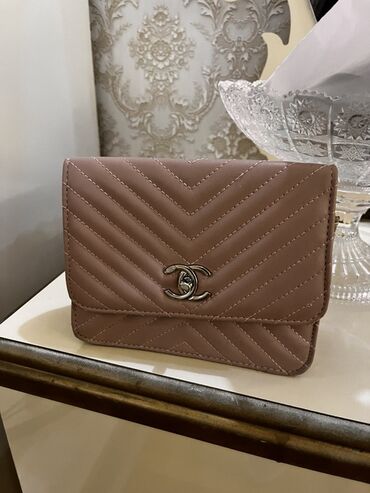 VAZ (LADA): Çiyin çantası, Chanel