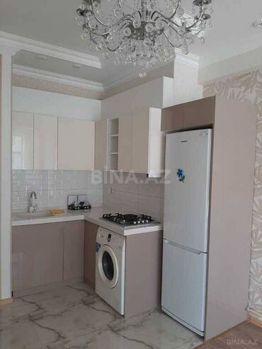 Uzunmüddətli kirayə mənzillər: 28 May metrosu yanınında mənzil kirayə verilir. Mərtəbə 18/4. Ümumi — 13