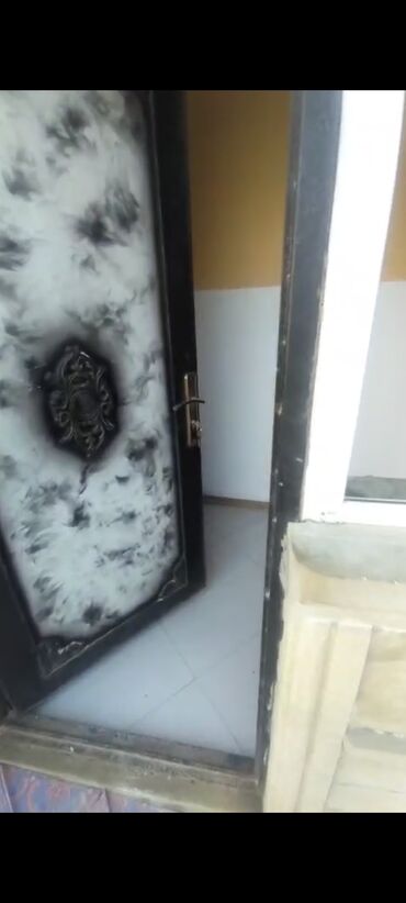 Uzunmüddətli kirayə evlər: 80 kv. m, 2 otaqlı -da lalafo.az — 3 Uzunmüddətli kirayə evlər: 80 kv. m, 2 otaqlı — 3