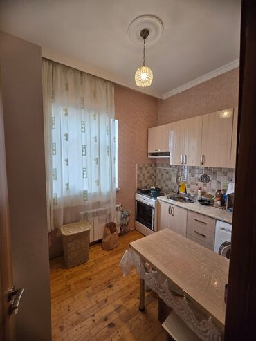 Həyət evləri və villaların satışı: Həyətyanı fərdi yaşa döşənmiş yol və meydança - Gül kolları və — 12