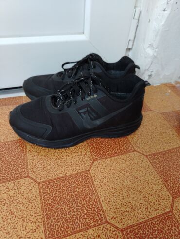 волейболный кросовка: Кроссовки, 37.5, 38, Nike, Б/у, цвет - Черный, Самовывоз