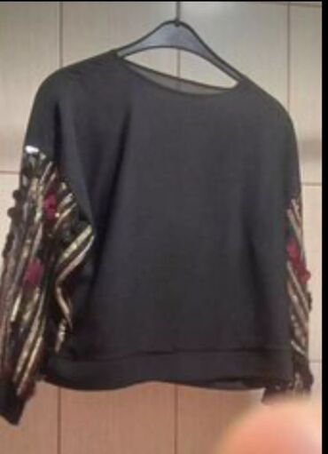 bluza sa perjem: Nova elegantna bluza, providni rukavi sa šljokicama, M veličina.Made
