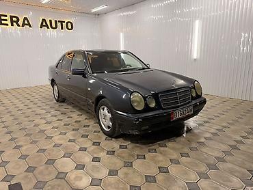 Mercedes-Benz E-Class: 1995 г., 2 л, Механика, Бензин, Седан