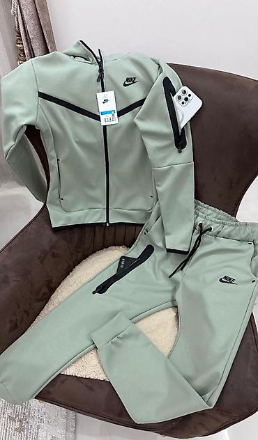 mango torbice: Komplet trenerke NIKE gornji deo i donji deo. - Materijal kvalitetan — 1