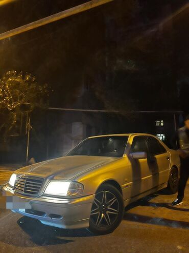 Mercedes-Benz: Salam. Maşin şəxsidir. İline göre yaxşı vəziyyətdədir. Şəkildən də — 13