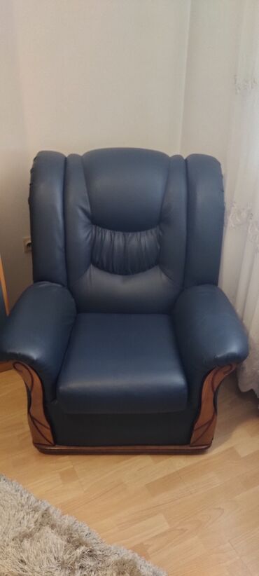 Ostali nameštaj: Na prodaju trosed i dve fotelje, teget boja, trosed je na razvlacenje — 6