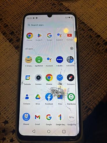 Realme: Realme C51, zelena boja - Ekran: (oko) sa „waterdrop” notch‑om; — 4