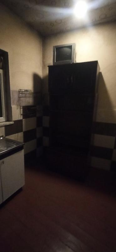məhəmmədli kirayə: Kirayə üçün kiçik 1 otaqlı yaşayış sahəsi - Otaq: tək çarpayı, stol — 4
