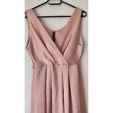 cloudtec patike: Elegantna midi haljina bez rukava u puder‑roze boji. Model sa dubokim — 2