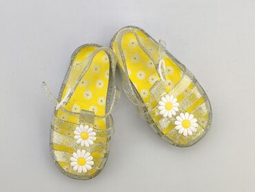 złote sandały mohito: Sandals Primark, 24, Used