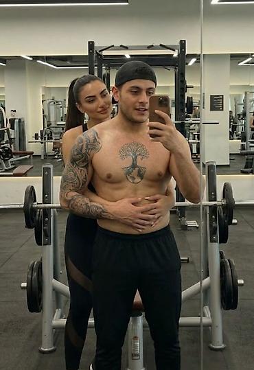 mustafa ceceli bilet: Model, Kişi, 25 yaş, Təcrübəsiz — 3