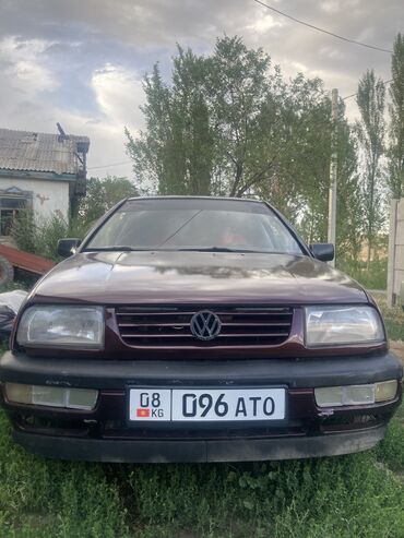 срочно срочно продам машину: Volkswagen Vento: 1994 г., 1.8 л, Механика, Бензин, Седан