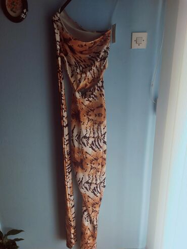 Ostala ženska odeća: Lot ženske odeće – 4 komada 1) Duga haljina, bež/nude ton - Dugi — 43