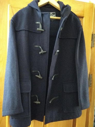 kişi paltoları: Genc oglanlar ucun palto kapyuşonlu.Ingiltere istehsalidir.Ela