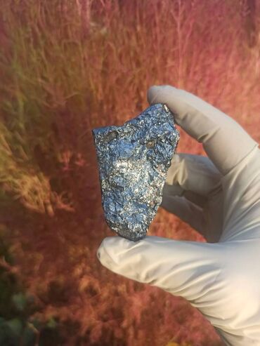 Digər kolleksiyalar: 💎 Təbii Terahertz (Silisyum) daşı😍 Qiymət👉🏻 ölçüsünə görə dəyişir ( 15 — 13