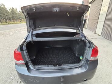 спринтер грузовой средний база: Chevrolet Cruze: 2011 г., 1.6 л, Механика, Бензин, Седан