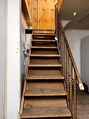 Продажа торговых контейнеров: Двухуровневый модульный павильон из морских контейнеров - Формат — 4